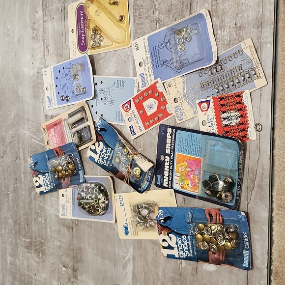 Mixed lot of Vintage Snaps and Fastener - Picture 2 of 6